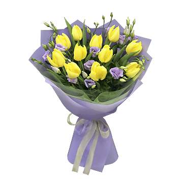 Bouquet of tulips and lisianthus