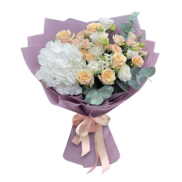 Bouquet of roses and hydrangeas