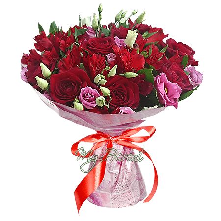 Bouquet of roses, alstroemerias and lisianthus