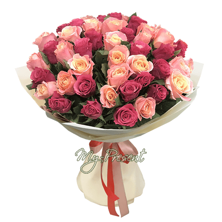Blumenstrauß aus roten und rosa Rosen (80 cm.)