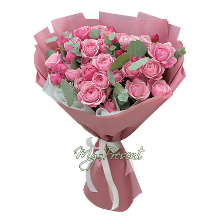 Bouquet of shrub pink roses