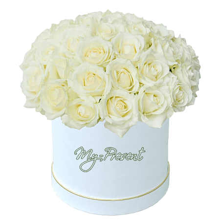 Белые розы в шляпной коробке